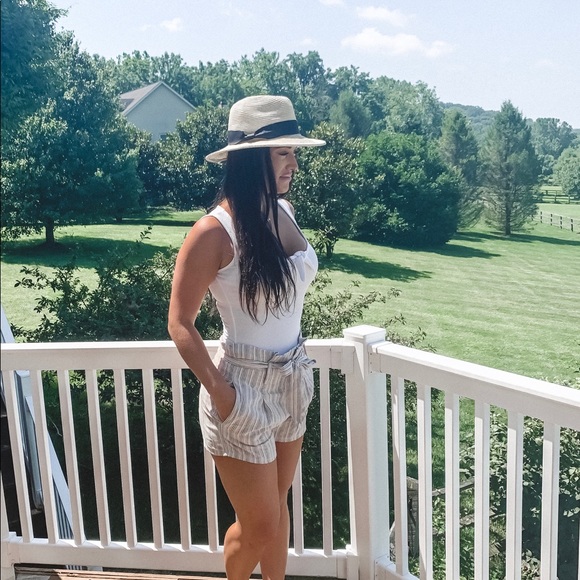 Cassidy Paper Bag Waist Shorts - Picture 4 of 4